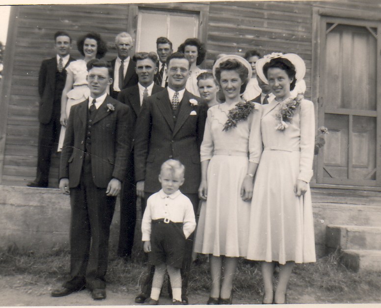 pictures/CECILIA & WILLIAM HUTCHISON/Couples/1.2.2   Gaius & Gladys Wedding 1948.jpg